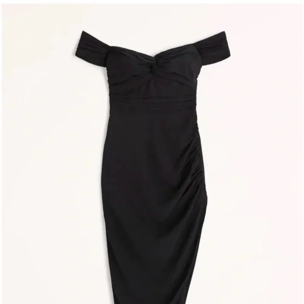 NWT Abercrombie & Fitch Off-The-Shoulder Ruched Black Side Slit Midi Dress Small - Picture 6 of 13